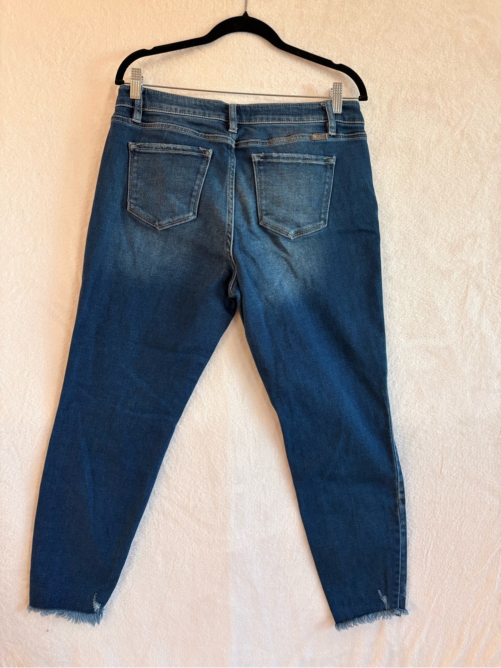 💙 KanCan Distressed Skinny Jeans – Women’s Size 15/31 – Medium Wash Denim - Picture 6 of 8